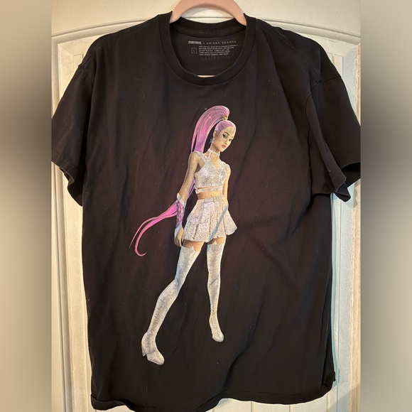 Ariana Grande Fortnite t shirt sz large - Picture 1 of 5